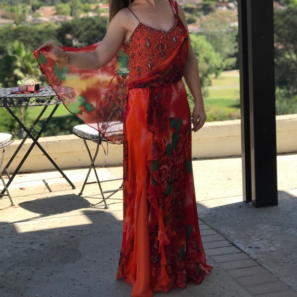 Formal gown - Picture 5 of 6